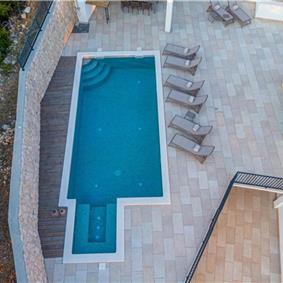 5 bedroom villa with pool near Crikvenica, sleeps 10